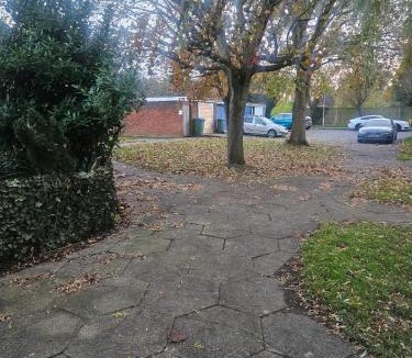 Bierton Apartment | Modern Cozy central beautiful and Stylish 2 bed house with Smart TV Sleeps up to 6