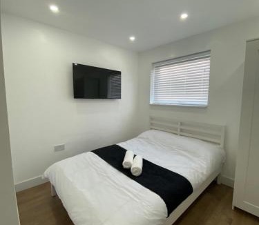 Luton House | Modern en-suite rooms Luton air port