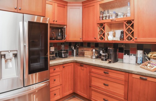 Central Saanich Other | Modern Farmhouse (Lower Floor only) with Hot Tub and Games Room