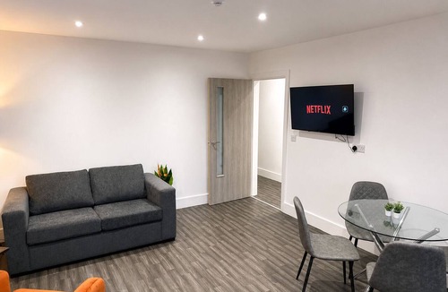 Long Eaton Apartment | Modern Flat Close to EMA Airport 3