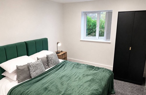 Long Eaton Apartment | Modern Flat Close to EMA Airport 3