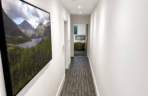 Long Eaton Apartment | Modern Flat Close to EMA Airport 3