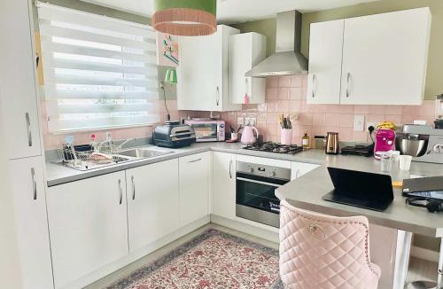 Dunstable Apartment | Modern Flat near Luton Airport