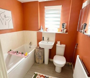 Dunstable Apartment | Modern Flat near Luton Airport