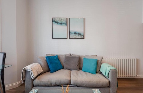 Kilburn Apartment | Modern high spec flat for 4 in West Hampstead