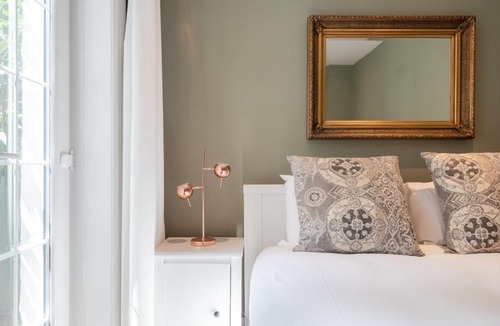 Kilburn Apartment | Modern high spec flat for 4 in West Hampstead