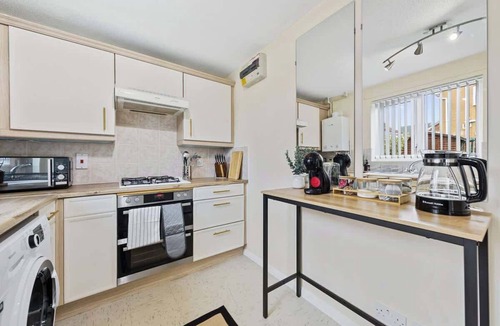 Leicester City Centre House | Modern House w/Garden, Fast WiFi & Free Parking, M1&M69