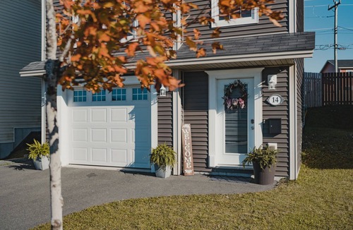Mount Pearl House | Modern house with beautiful spaces indoor and out!