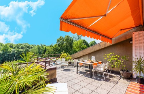 Bregano Apartment | Modern Lake Apartment with Pool & Tennis