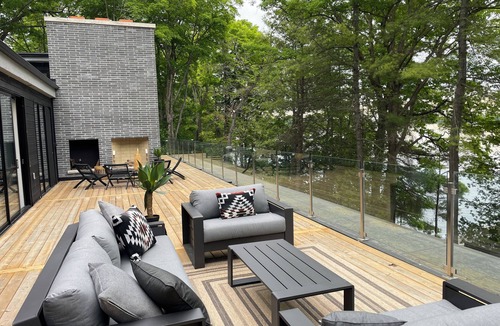 Selwyn Cottage | Modern Lakefront Gem on Clear Lake