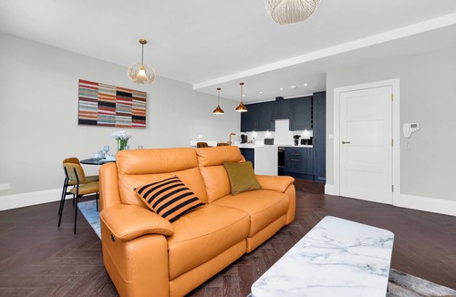 Leabridge Apartment | Modern Living in Trendy Clapton - Pass the Keys