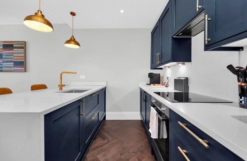 Leabridge Apartment | Modern Living in Trendy Clapton - Pass the Keys