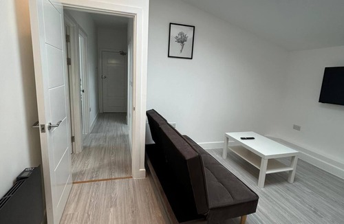 Higham Hill Apartment | Modern London Apartment - direct links to Central London
