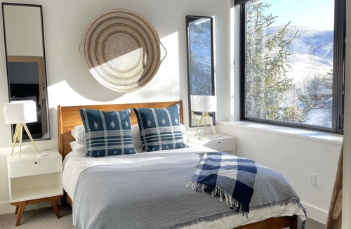 Eagle-Vail House | Modern Luxury Mountain Escape - Newly Built