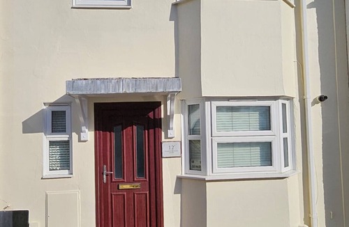Montpelier House | Modern Mews House City Centre location with free parking and outdoor space