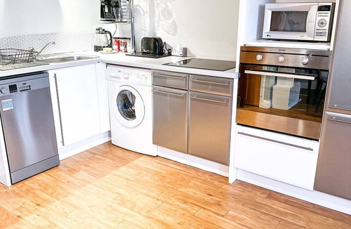 Nottingham City Centre Apartment | Modern One Bed Apartment Nottingham City Centre Sleeps 4/Family friendly