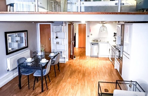 Nottingham City Centre Apartment | Modern One Bed Apartment Nottingham City Centre Sleeps 4/Family friendly