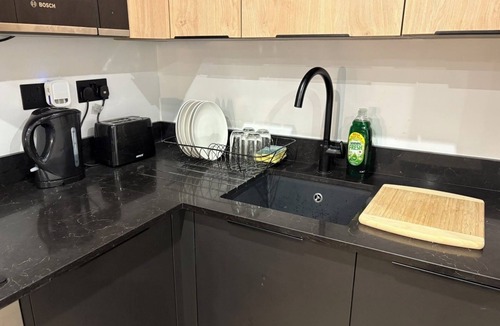 Borehamwood Apartment | Modern Spacious Flat In The Heart Of Borehamwood
