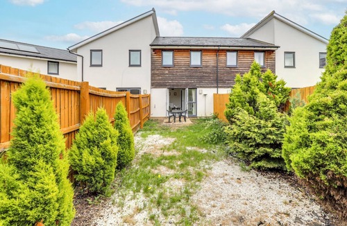 Peterborough House | Modern spacious house near town w/large private garden