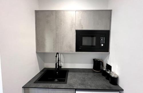 Leicester Apartment | Modern Studio Apartment Near Glenfield Hospital