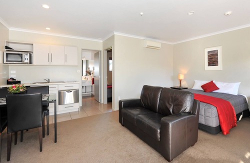 Takaka Hotel | Mohua Motels