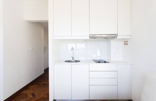 Santo Antonio Apartment | Mojito Breeze in Lisbon by Misha's Place (3C)