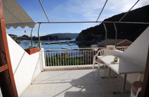 Lakones Apartment | Molos Beach Apartments