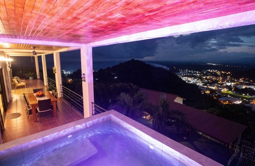 El Cerro House | Mono Montaña Hideaway, Ocean View House in Manuel Antonio