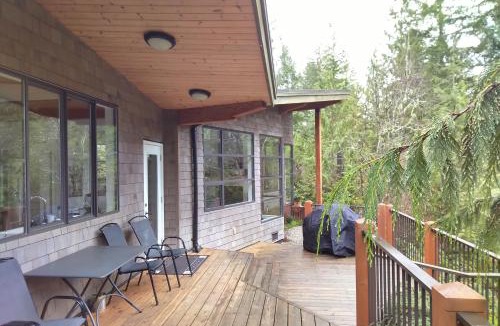 Madeira Park House | Moon Dance Perch