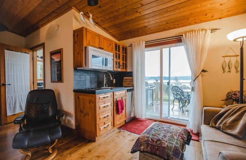 Salt Spring Island Apartment | Morningside Garden Suite on beautiful Salt Spring Island