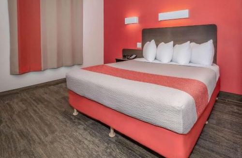 North Industrial Hotel | Motel 6-Saskatoon, SK
