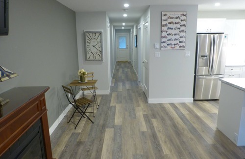 Crofton House | Motorcycle and Bicycle friendly. Home of the World Famous Crofton Seawalk.