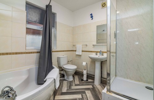 Nottingham City Centre House | Motorpoint Arena House - walking distance to Nottingham city centre - sleeps 10