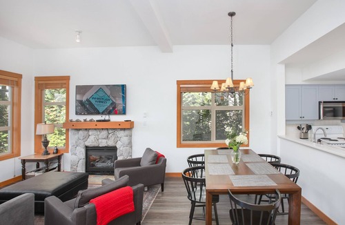 Upper Village House | Mountain Star 16 - Ski in Walk out, Private Hot Tub, Fireplace