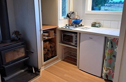 Windwhistle Cottage | Mulberry Cottage at Gunyah by Mt Hutt
