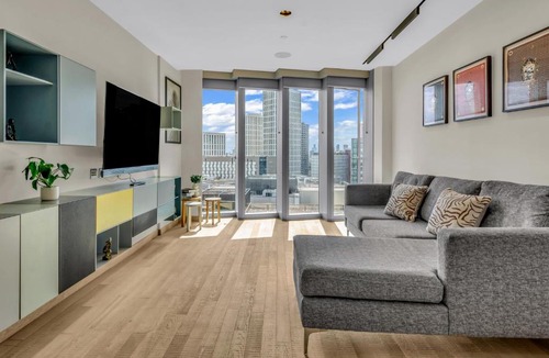 Stratford and New Town Apartment | MySquare One Bedroom Serviced Apartment in Stratford