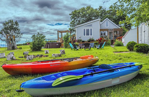 Scugog Cottage | nALL-SEASON WATERFRONT COTTAGE AT LAKE SCUGOG, KAWARTHA LAKES, 1:15hr FROM GTA