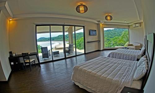 Puerto Carrillo Hotel | Nammbú Beach Front Bungalows