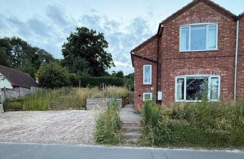 Napton-on-the-Hill House | Napton on the Hill - Sleeps upto 7 & Pet Friendly