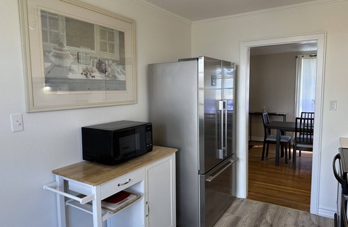 Old Town Historic District House | Nelles Cottage on the Park, Backs onto Park