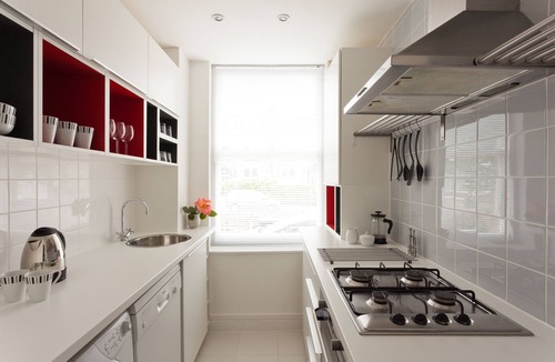 Queen's Park Apartment | NEW LISTING Charming 2BR 1BA Apartment 15 min to centre