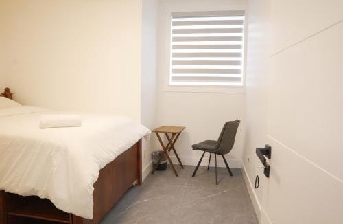 Montgomery House | New Luxury Walkout Suite Near University-BY ROOM
