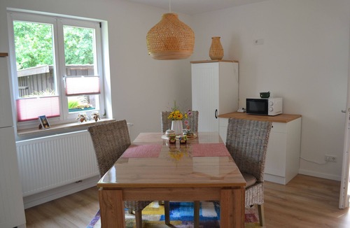 Dobbin-Linstow Apartment | New modern vacation apartment, separate entrance, near the lake - Ferienwohnung Sylvia