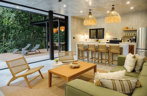 Manuel Antonio Villa | New Private 3BR Luxury Tree House with Waterslide