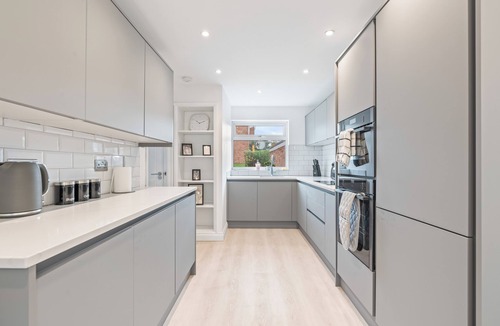 Dunchurch House | New! Sleeps 6|Free Parking|Long stays| Contractors Share Saved