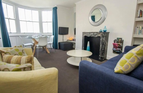 Kemptown Apartment | New Steine Apartment | by Brighton Holiday Lets