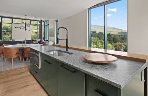 Stowe Area Condo | New Treehouse Spruce Peak | BIG Mountain Views | 4 Bd | Sleeps 14