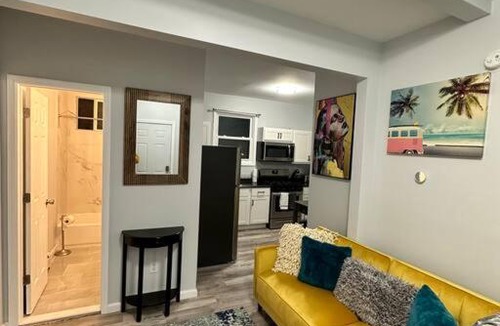 Schenectady Apartment | Newly 5 Star 3 Beds 1 Bath ideal Short term rental