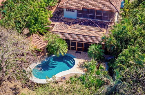 Junquillal House | Newly renovated! Spacious 5-bedroom house with pool, steps to Junquillal beach