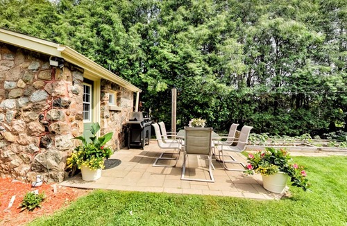 Beamsville House | Niagara Wine Country Cottage